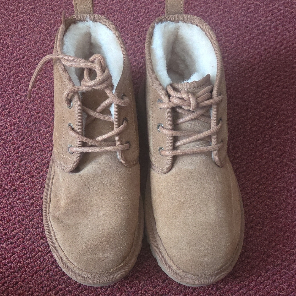 UGG NWOT Cozy Suede Lace-Up Shearling Ankle Boots